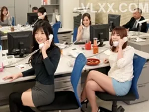 Cậu em bị chị kế bắt chui vô váy… và vắt kiệt mỗi ngày