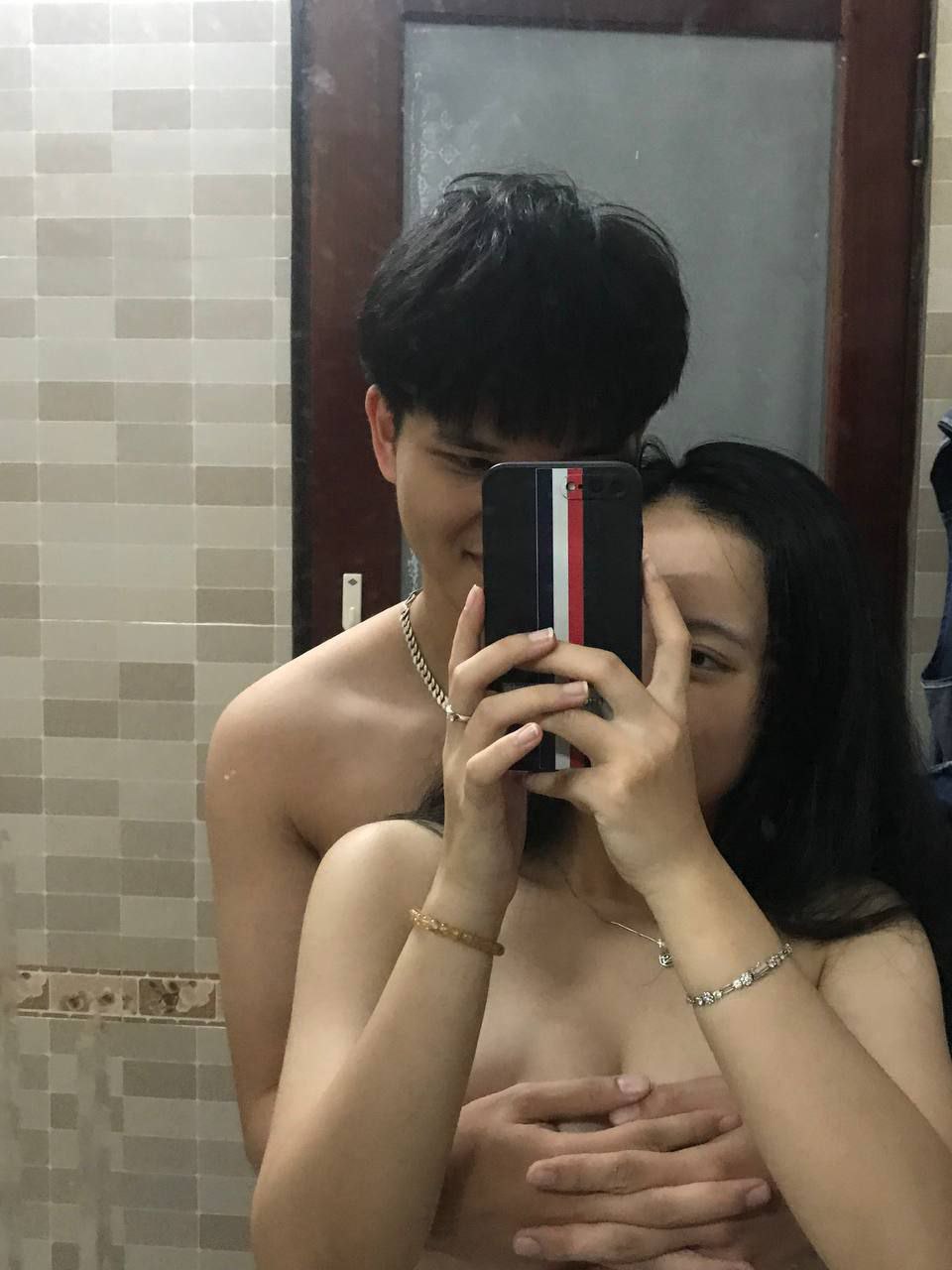 Loạt phim về mẹ - Nhiều bà mẹ ngực to bị xuất tinh vào âm đạo bởi BBC